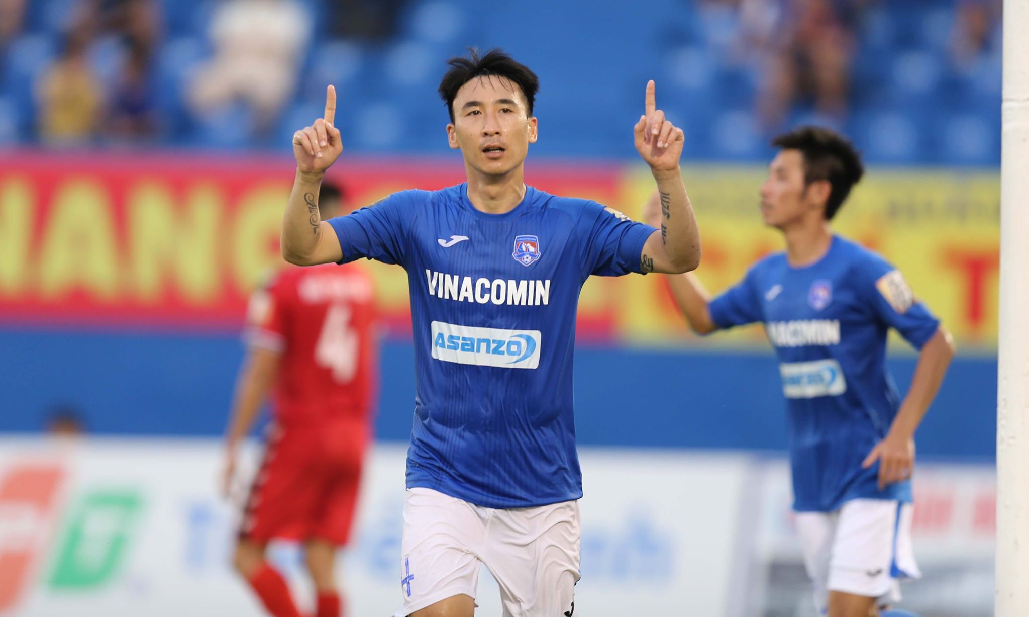 Hải Huy ghi điểm với thầy Park trong trận h&ograve;a 2-2 của Than Quảng Ninh