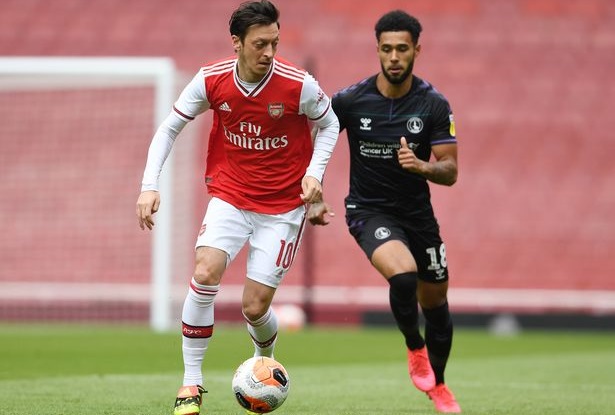 Ozil g&acirc;y thất vọng, Arsenal thua ngược đội hạng nhất Brentford