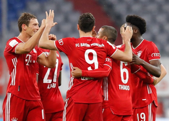 Thắng Frankfurt 2-1, Bayern Munich tự san bằng kỷ lục của ch&iacute;nh m&igrave;nh