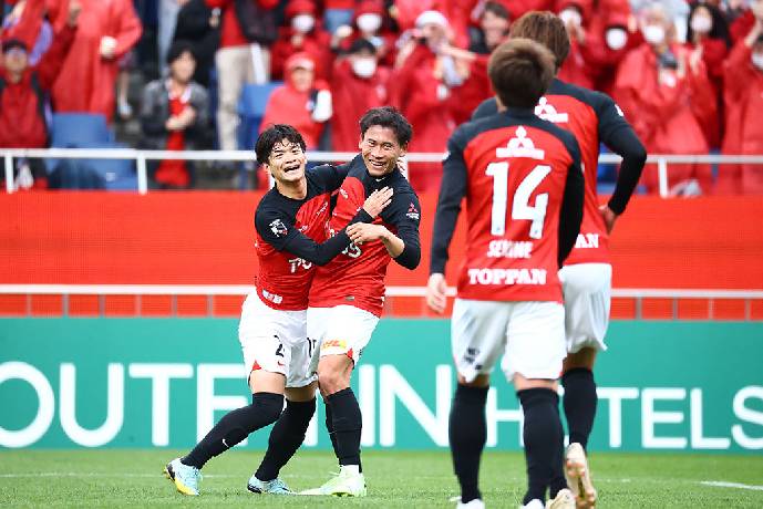 Ph&acirc;n t&iacute;ch k&egrave;o hiệp 1 Yokohama FC vs Urawa Reds, 16h30 ng&agrave;y 11/6