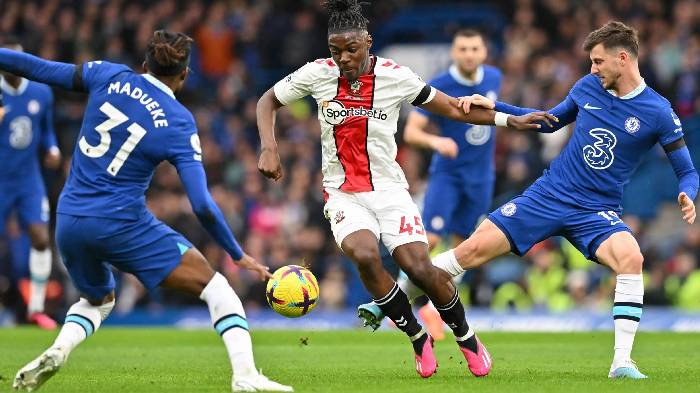 Thay thế Kante, Chelsea đ&agrave;m ph&aacute;n với &ldquo;m&atilde;nh th&uacute;&rdquo; NHA