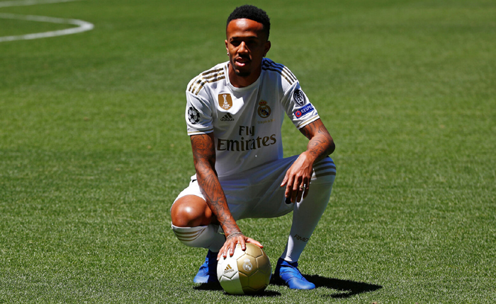 Eder Militao gặp sự cố bất ngờ trong buổi ra mắt Real Madrid