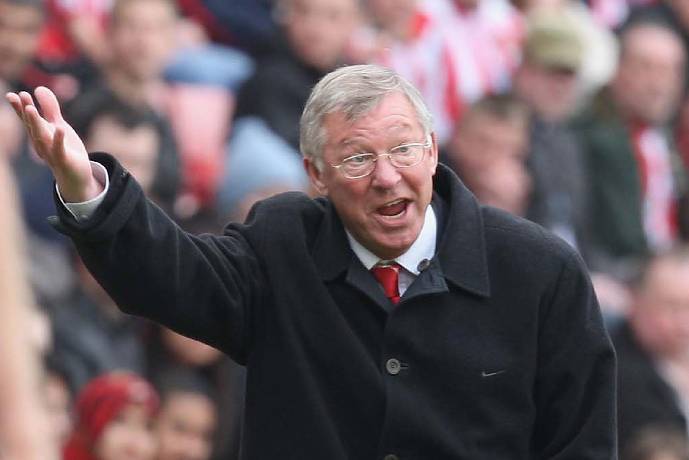 'T&ocirc;i rất sợ khi Sir Alex tiến lại trước mặt m&igrave;nh, n&oacute; nổi cả da g&agrave;'