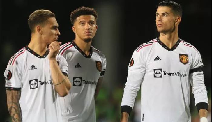 Chấp nhận thua lỗ, Man United chốt gi&aacute; b&aacute;n 'bom xịt 100 củ' cho đối t&aacute;c