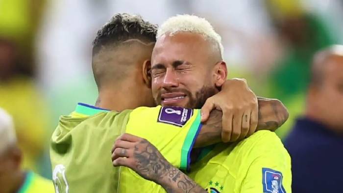 Năn nỉ &ocirc;ng lớn giải cứu, Neymar b&agrave;ng ho&agrave;ng v&igrave; bị chủ tịch 'chặn số'