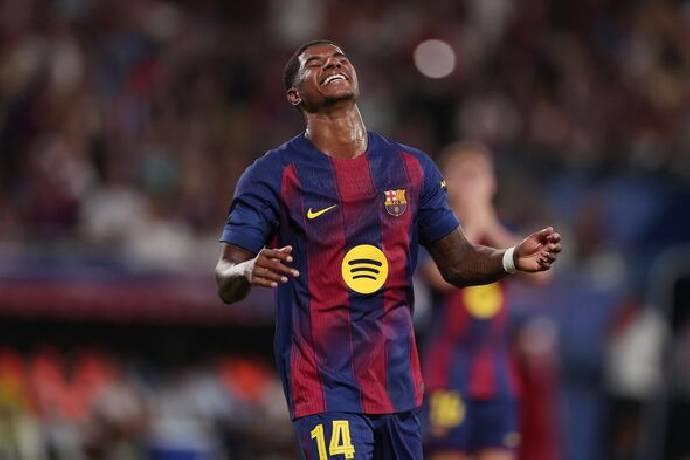 CĐV chỉ tr&iacute;ch dữ dội Rashford v&igrave; bỏ lỡ cơ hội kh&ocirc;ng tưởng