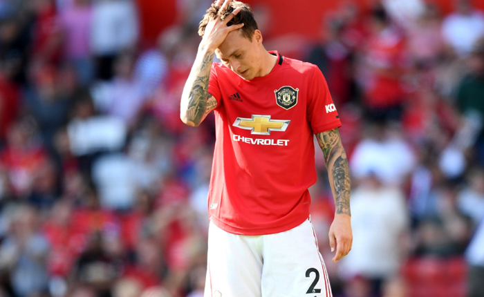 MU bất ngờ l&ecirc;n kế hoạch giữ ch&acirc;n &lsquo;thảm họa&rsquo; ph&ograve;ng ngự