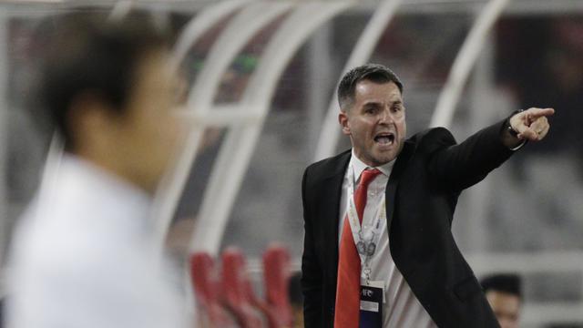 Trước khi đấu Việt Nam, HLV Indonesia c&oacute; thể mất việc