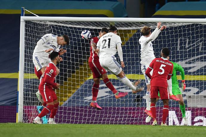 Soi k&egrave;o phạt g&oacute;c Leeds vs Liverpool, 22h30 ng&agrave;y 12/9