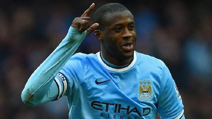 'C&ocirc;ng hay thủ tốt như Yaya Toure, nhưng Ten Hag vẫn bỏ rơi'