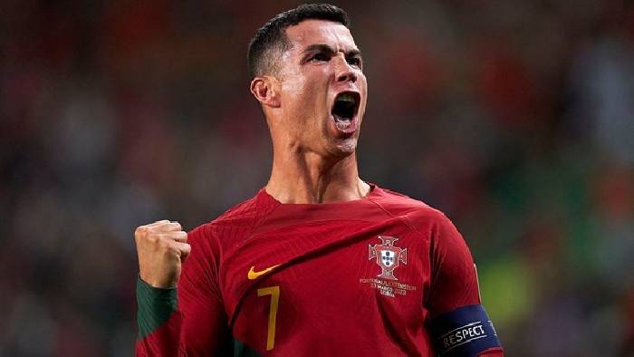 Ch&iacute;nh thức! Ronaldo nhận vinh dự to lớn, chỉ một người c&oacute; được