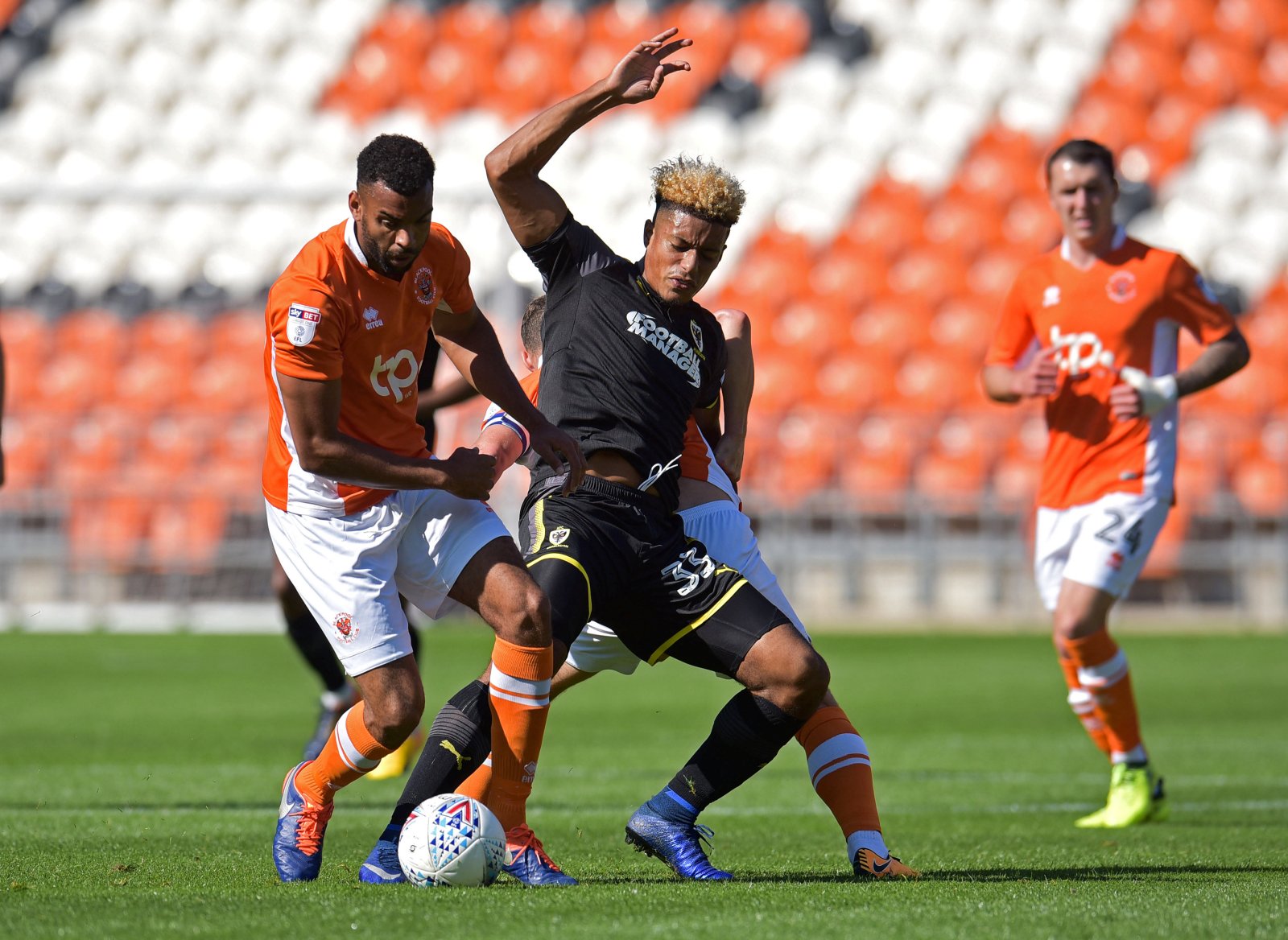 Nhận định b&oacute;ng đ&aacute; Blackpool vs Rotherham, 21h00 ng&agrave;y 12/10: Tin v&agrave;o chủ nh&agrave;