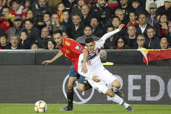 Dự đo&aacute;n Na Uy vs T&acirc;y Ban Nha (1h45 ng&agrave;y 13/10) bởi Fernando Hierro