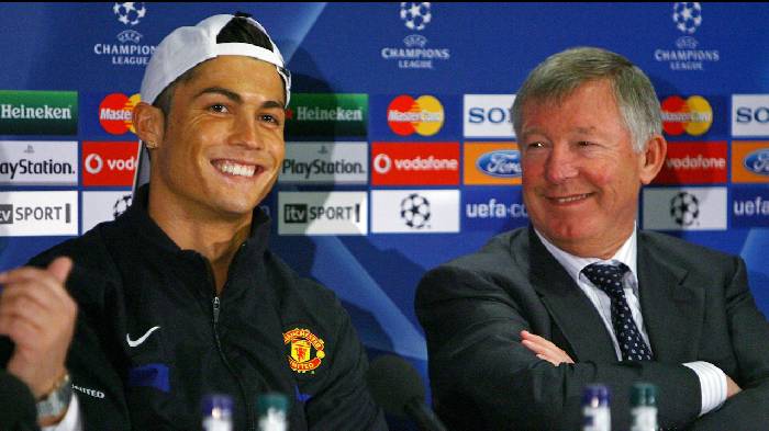 Ronaldo: 'Cả đời t&ocirc;i kh&ocirc;ng qu&ecirc;n được c&acirc;u n&oacute;i h&ocirc;m đ&oacute; của Sir Alex'