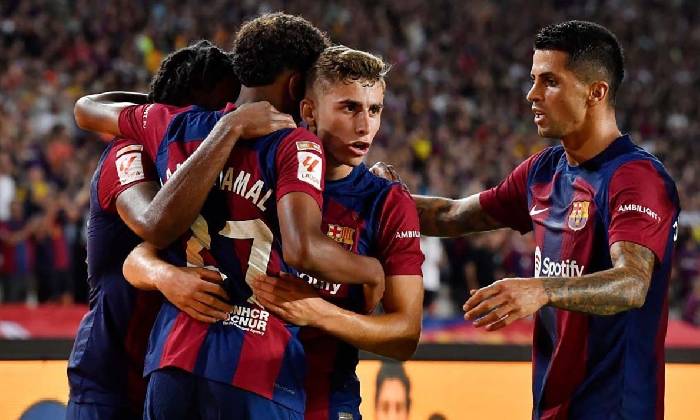 Tiền vệ mỏng manh, Barca chốt '&ocirc;ng chủ' tuyến giữa h&agrave;ng đầu ch&acirc;u &Acirc;u