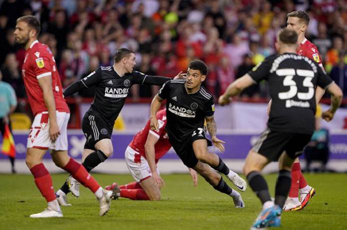 Soi k&egrave;o phạt g&oacute;c Nottingham vs Crystal Palace, 22h ng&agrave;y 12/11