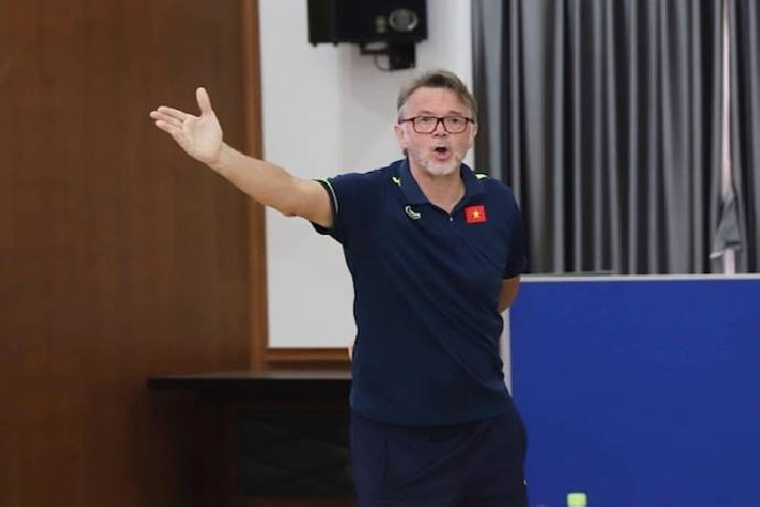 HLV Troussier: 'Nếu kh&ocirc;ng sẵn s&agrave;ng đối đầu thử th&aacute;ch th&igrave; t&ocirc;i đ&atilde; chia tay ĐTVN'