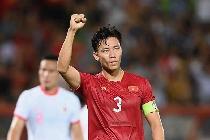 Nghịch l&yacute; tấm băng đội trưởng ở tuyển Việt Nam 