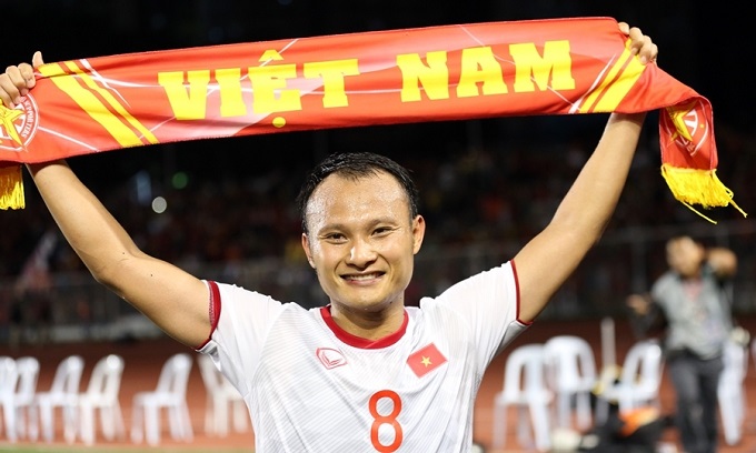 Trọng Ho&agrave;ng x&uacute;c động sau 10 năm mới v&ocirc; địch SEA Games&nbsp;