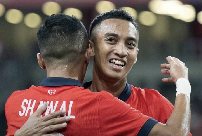 Thủ m&ocirc;n 'biếu' đối thủ 2 b&agrave;n, Campuchia thua tức tưởi ở AFF Cup