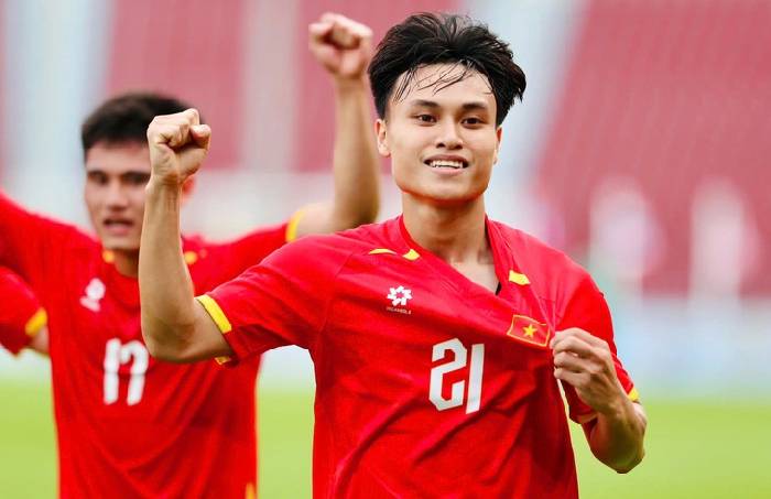 Nhẹ nh&agrave;ng đ&aacute;nh bại Malaysia, U22 Việt Nam v&agrave;o b&aacute;n kết với vị tr&iacute; nhất bảng