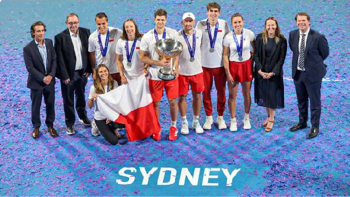 Swiatek thua Bencic, Ba Lan vẫn v&ocirc; địch United Cup 2026