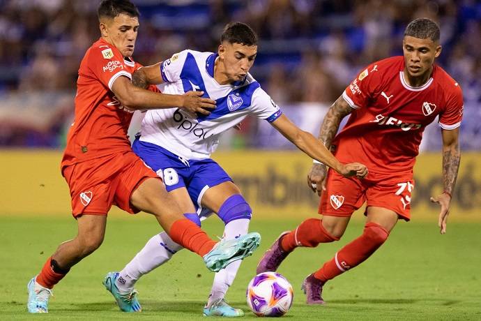 Nhận định, soi k&egrave;o Independiente vs Velez Sarsfield, 6h00 ng&agrave;y 13/2: Phong độ tr&aacute;i ngược