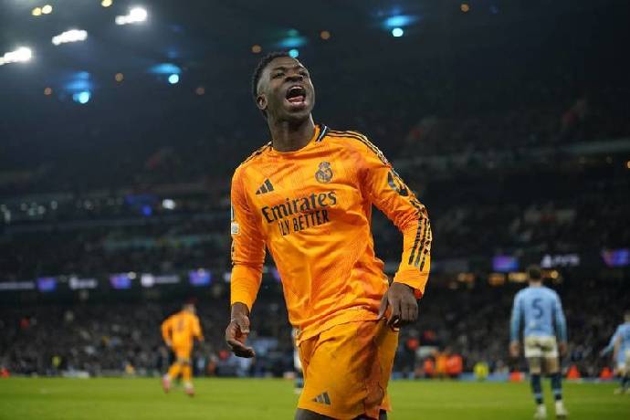 Vinicius bị CĐV Man City khi&ecirc;u kh&iacute;ch trong ng&agrave;y vượt mặt Messi ở c&uacute;p C1