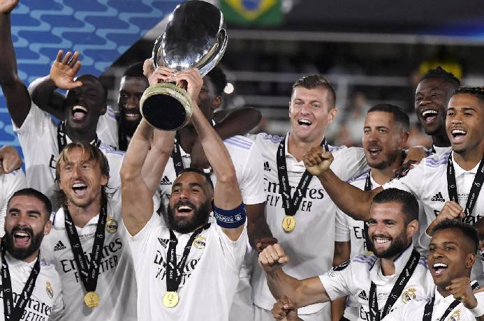 Real Madrid r&uacute;t lui, dự &aacute;n Super League giải thể
