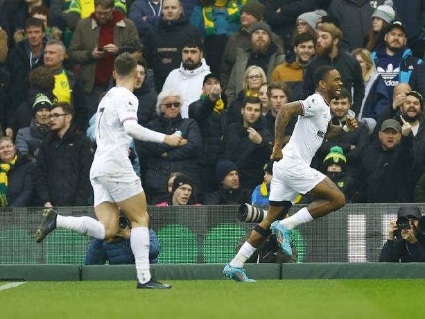 Đội h&igrave;nh ra s&acirc;n ch&iacute;nh thức Brentford vs Burnley, 22h ng&agrave;y 12/3