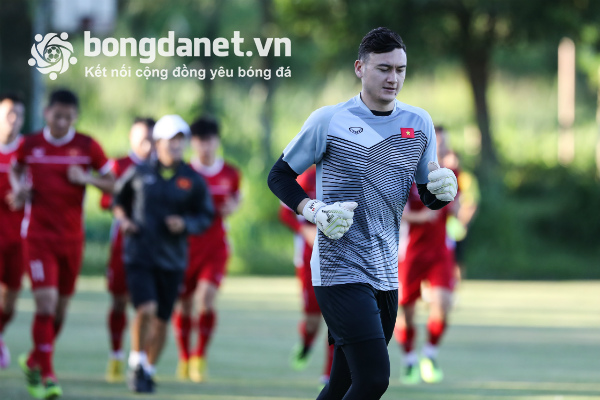 Muangthong United b&aacute;n Đặng Văn L&acirc;m cho CLB Nhật Bản?
