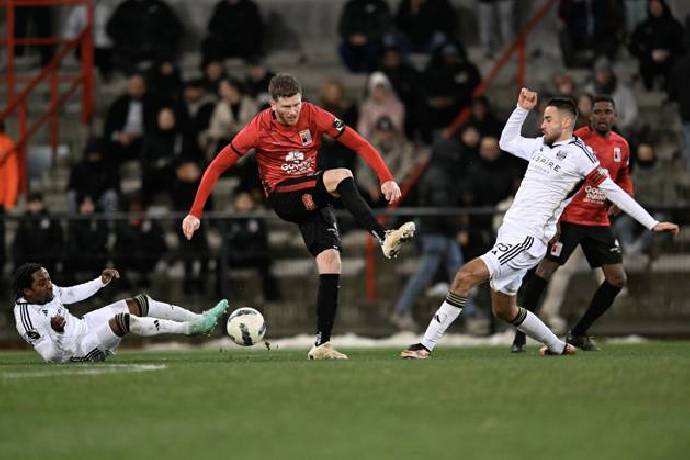 Nhận định, soi k&egrave;o Molenbeek với Eupen, 21h00 ng&agrave;y 13/04: Trận chiến một mất một c&ograve;n