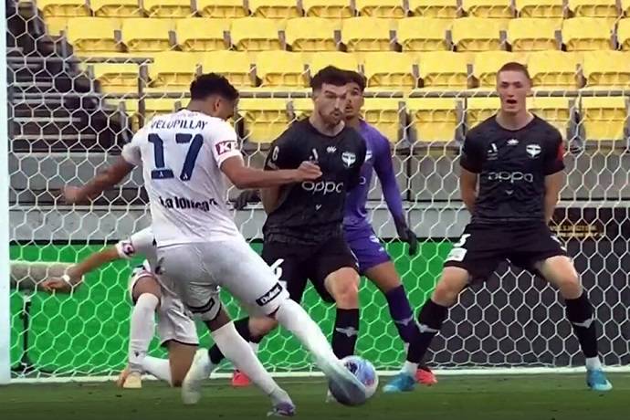 Soi k&egrave;o phạt g&oacute;c Wellington Phoenix vs Melbourne Victory, 14h00 ng&agrave;y 12/4