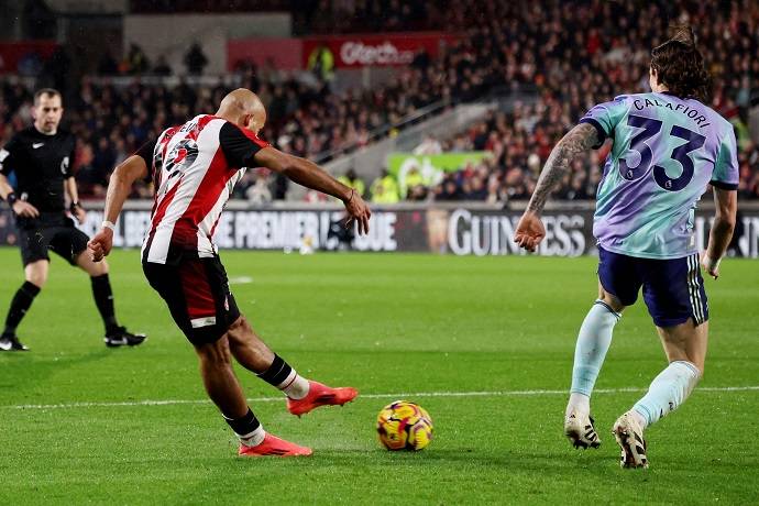 Soi k&egrave;o phạt g&oacute;c Arsenal vs Brentford, 23h30 ng&agrave;y 12/4