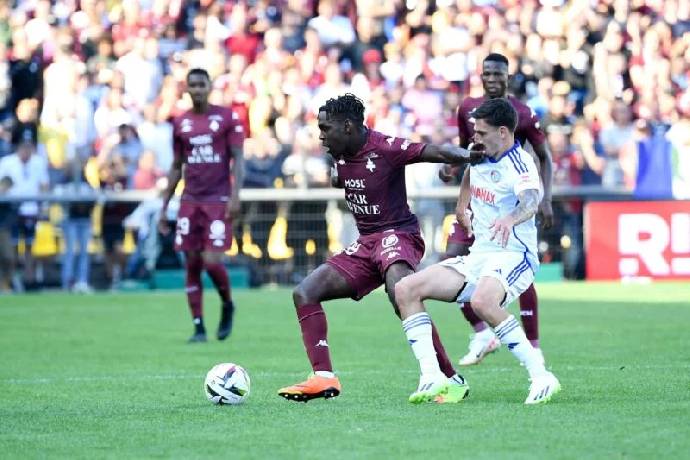 Nhận định, soi k&egrave;o Strasbourg vs Metz, 2h00 ng&agrave;y 13/5: Đ&egrave;n đỏ v&ugrave;ng l&ecirc;n