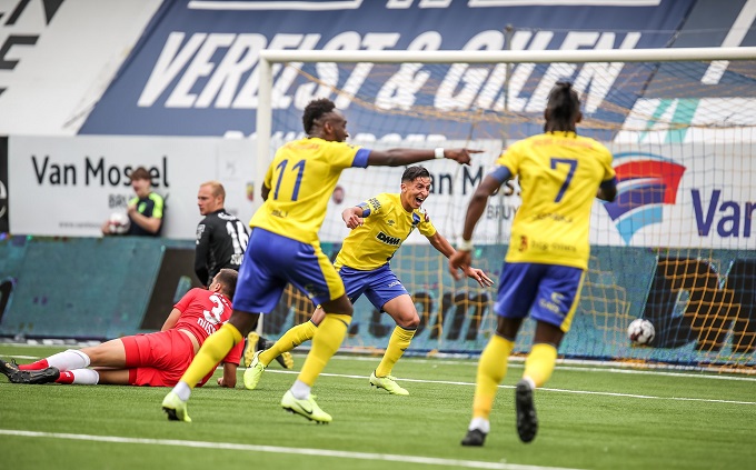 Sint-Truidense thắng trận đầu ti&ecirc;n, C&ocirc;ng Phượng c&agrave;ng th&ecirc;m lo lắng