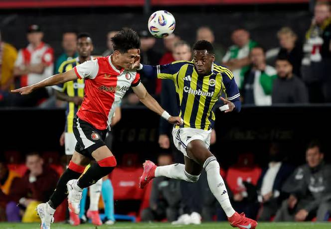 Soi k&egrave;o g&oacute;c Fenerbahce vs Feyenoord, 0h00 ng&agrave;y 13/8