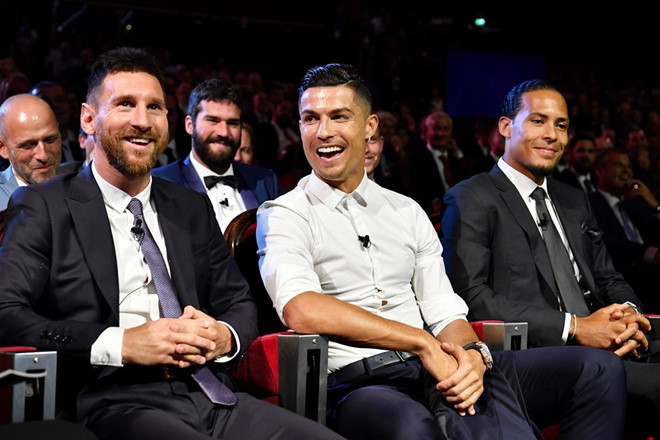 Ronaldo mời Messi ăn tối v&agrave; c&acirc;u trả lời bất ngờ