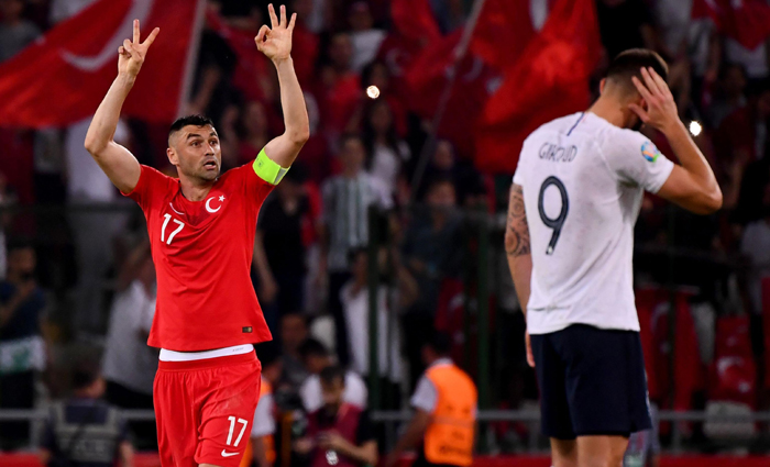 Ph&aacute;p vs Thổ Nhĩ Kỳ (1h45 15/10): Bắt nạt G&agrave;... qu&egrave;?!