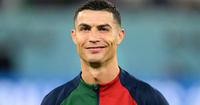 Sao M.U 'tr&ecirc;u' Ronaldo bằng cả 't&iacute;nh mạng' khiến fan cười b&ograve;
