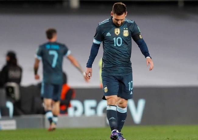 Đội h&igrave;nh ra s&acirc;n ch&iacute;nh thức Uruguay vs Argentina, 6h ng&agrave;y 13/11