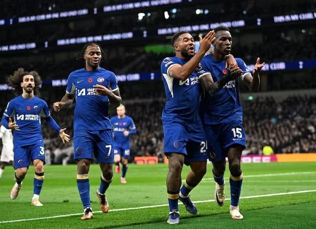 Đội h&igrave;nh ra s&acirc;n ch&iacute;nh thức Chelsea vs Man City, 23h30 ng&agrave;y 12/11