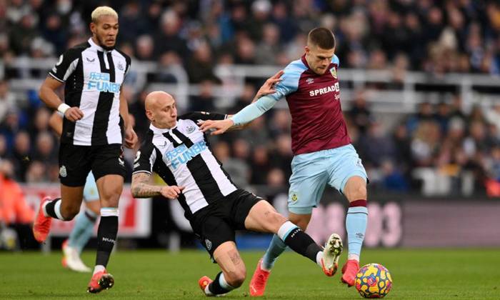 Soi k&egrave;o phạt g&oacute;c Newcastle vs Watford, 22h ng&agrave;y 15/1