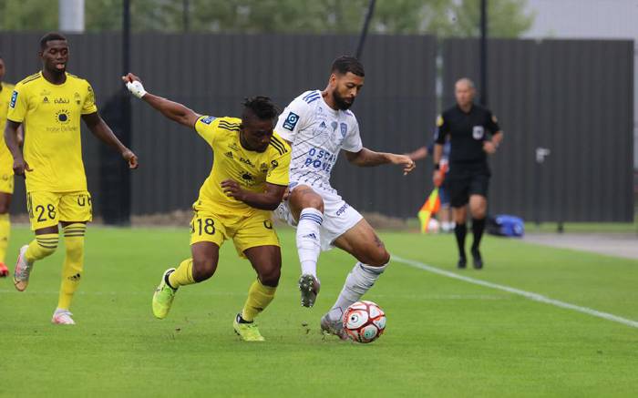 Soi k&egrave;o b&oacute;ng đ&aacute; Ph&aacute;p đ&ecirc;m nay 13/1: Bastia vs Pau