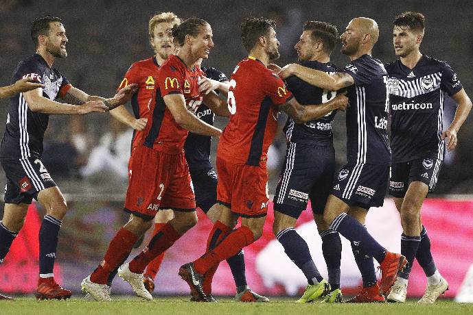 Soi k&egrave;o phạt g&oacute;c Adelaide vs Melbourne Victory, 15h45 ng&agrave;y 14/1