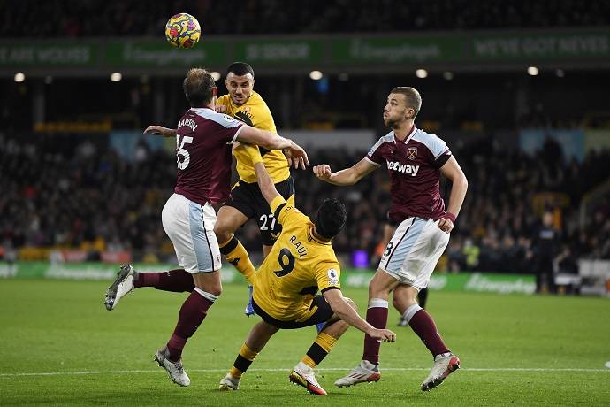 Soi k&egrave;o phạt g&oacute;c Wolves vs West Ham, 22h00 ng&agrave;y 14/1