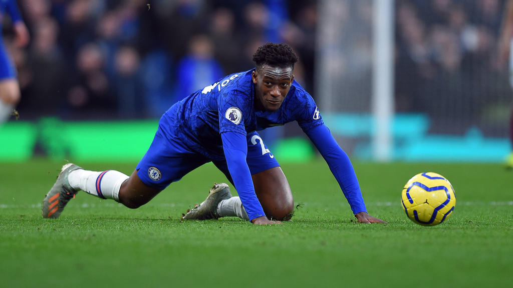 Cầu thủ đầu ti&ecirc;n của Premier League d&iacute;nh virus corona