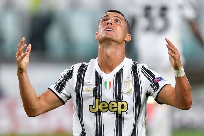Juventus quyết b&aacute;n Ronaldo để tr&aacute;nh lỗ vốn