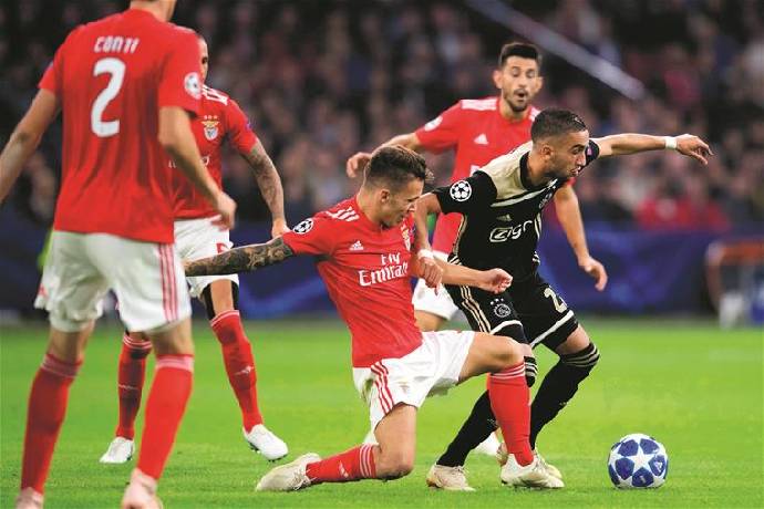 Soi k&egrave;o chẵn/ lẻ Ajax vs Benfica, 3h ng&agrave;y 16/3
