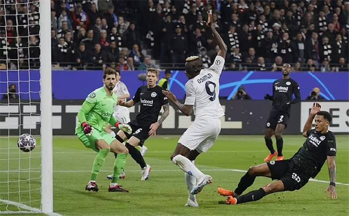 Tỷ lệ k&egrave;o nh&agrave; c&aacute;i Napoli vs Eintracht Frankfurt mới nhất, 3h ng&agrave;y 16/3